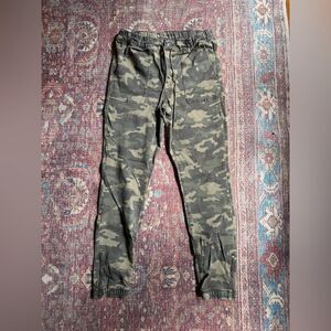 American Eagle Women’s 10 Next Level Stretch Camouflage Jogger Pants